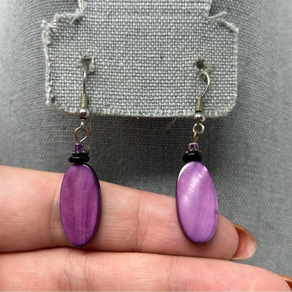 Vibrant Abalone Shell Purple Dangle Earrings Silver Tone Hook Mother of Pearl - Picture 1 of 7